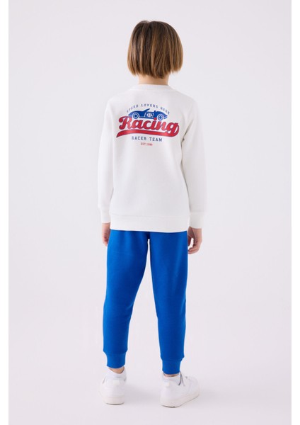 Krem Eşofman Takımı Erkek Çocuklar İçin Konforlu ve Şık Sezonluk Ürün indirimleri