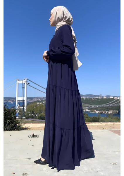 Demet Ferace Lacivert