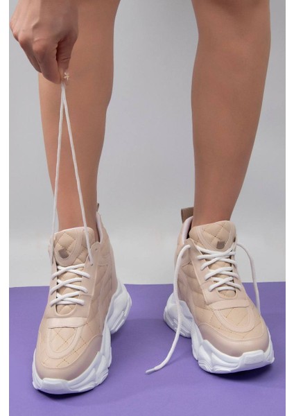 Dolgu Topuklu Kadın Spor Ayakkabı fırsatları