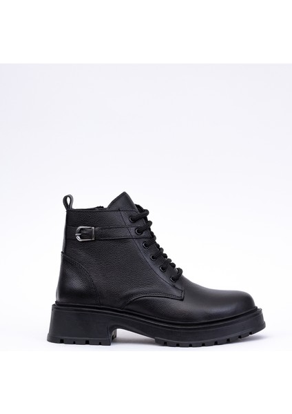 24730F Deri Kalın Taban Bağcıklı Kadın Botu modelleri