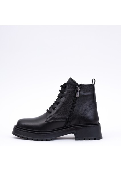 24730F Deri Kalın Taban Bağcıklı Kadın Botu fırsatları