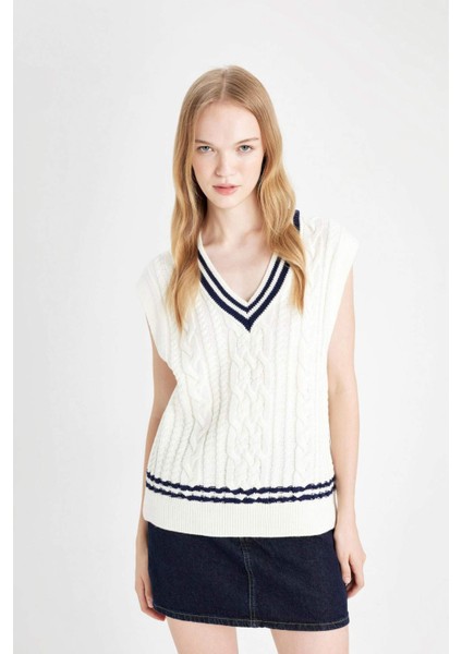 Coool Regular Fit V Yaka Saç Örgü Desenli Triko Süveter D4686AX24AU fırsatları