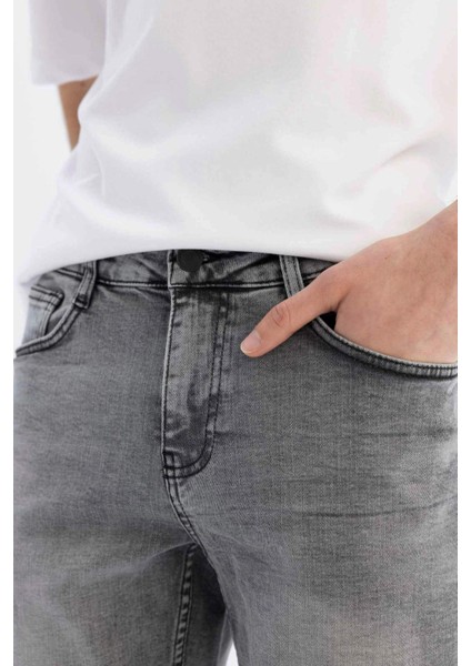 Slim Fit Dar Kesim Jean Bermuda Şort C2695AX24SM
