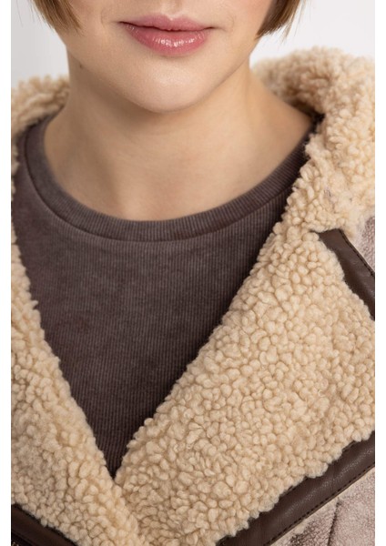 Regular Kalıp Kapüşonlu İçi Suni Kürkü Crop Suni Deri Ceket C3672AX23CW indirimleri