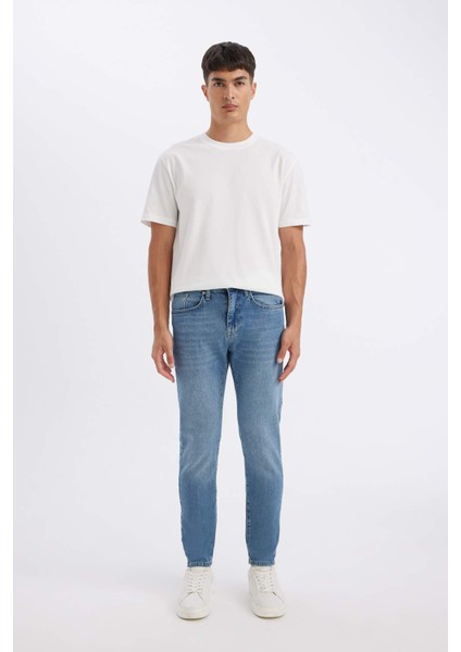 Slim Tapered Fit Dar Kalıp Normal Bel Daralan Paça Jean Pantolon B7781AX24SP
