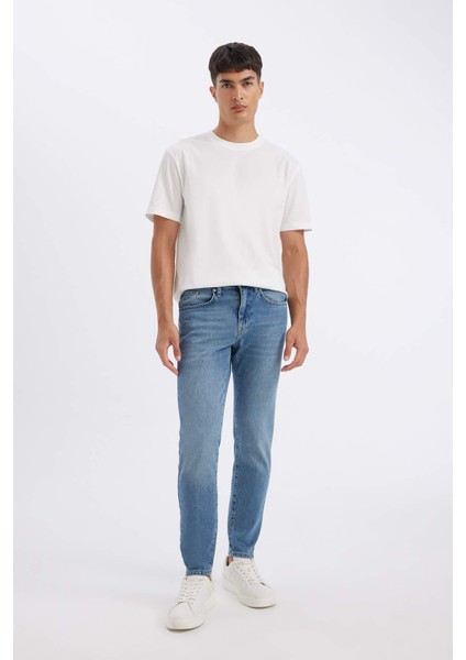 Slim Tapered Fit Dar Kalıp Normal Bel Daralan Paça Jean Pantolon B7781AX24SP