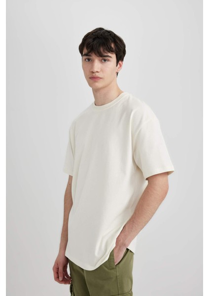 %100 Pamuk Boxy Fit Bisiklet Yaka Kısa Kollu Basic Düz Tişört C5277AX24SP fırsatları