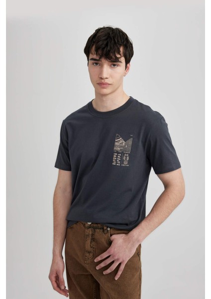 %100 Pamuk Slim Fit Dar Kesim Bisiklet Yaka Baskılı Kısa Kollu Tişört C2131AX24SM modelleri