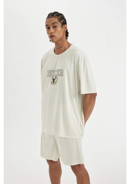 DeFactoFit NBA Milwaukee Bucks Oversize Fit Bisiklet Yaka Ağır Kumaş Kısa Kollu Tişört B9919AX24SM