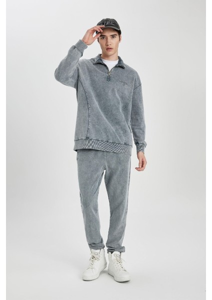 Comfort Regular Fit Rahat Kalıp Dik Yaka Fermuarlı Sırt Baskılı Yıkamalı Soluk Efektli Sweatshirt C0708AX24SP