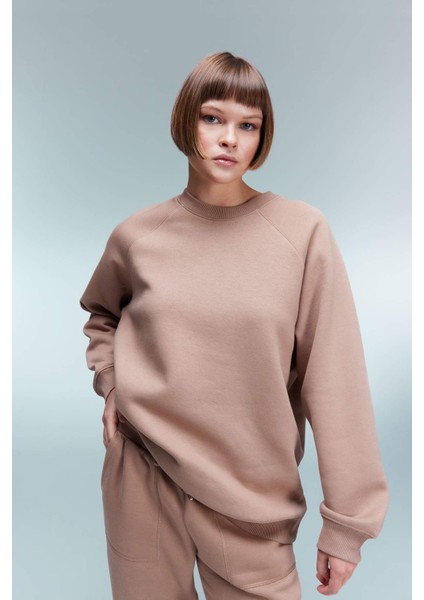 Oversize Fit Bisiklet Yaka Kalın Basic Sweatshirt V2697AZ23WN modelleri