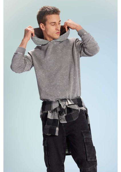 Regular Fit Kapüşonlu Yıkamalı Soluk Efektli Basic Düz Sweatshirt B9220AX23WN