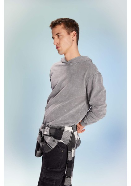 Regular Fit Kapüşonlu Yıkamalı Soluk Efektli Basic Düz Sweatshirt B9220AX23WN