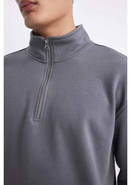 Comfort Fit Fermuarlı Dik Yaka Basic Sweatshirt X7405AZ24SP