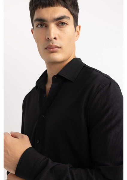 Modern Fit Polo Yaka Basic Düz Krinkıl Uzun Kollu Siyah Gömlek B7384AX24SP