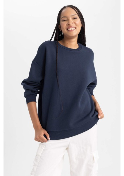 Oversize Fit Bisiklet Yaka Kalın Sweatshirt Y1346AZ23WN