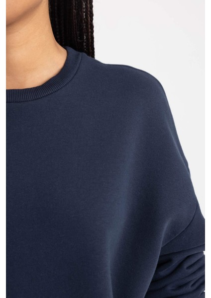 Oversize Fit Bisiklet Yaka Kalın Sweatshirt Y1346AZ23WN
