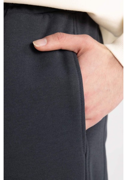 Eşofman Altı Oversize Geniş Kalıp Cepli Düz Paça B2984AX24SP indirimleri