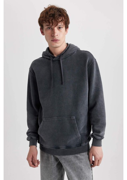 Siyah Regular Fit Kapüşonlu Yıkamalı Soluk Efektli Kanguru Cepli Sweatshirt B1118AX23AU modelleri