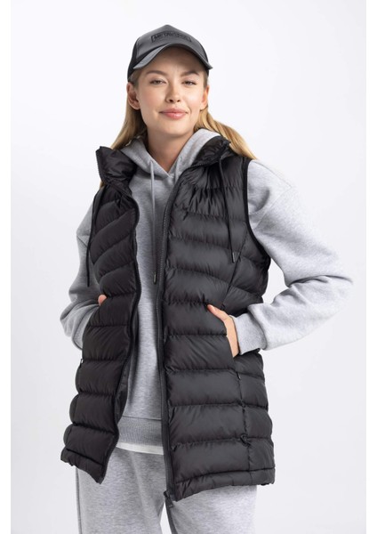 Su Geçirmez Regular Fit Kapüşonlu Yelek A0976AX23AU