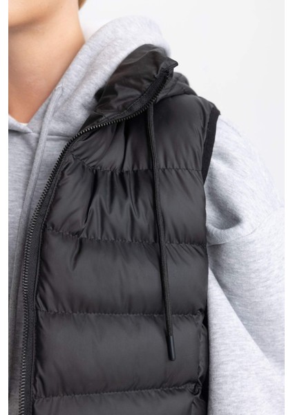 Su Geçirmez Regular Fit Kapüşonlu Yelek A0976AX23AU indirimleri