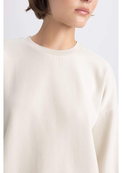 Oversize Fit Bisiklet Yaka Kalın Basic Sweatshirt Y1346AZ23WN
