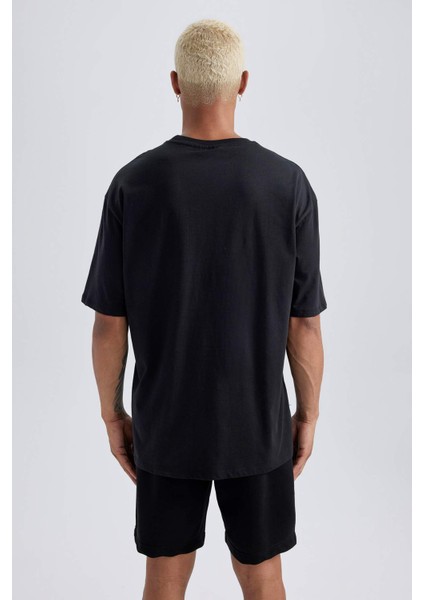 Fit NBA Los Angeles Lakers Oversize Geniş Kalıp Bisiklet Yaka Kısa Kollu Tişört indirimleri