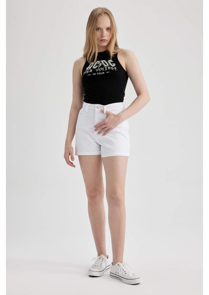 Mom Fit Yüksek Bel Katlamalı Paça Beyaz Jean %100 Pamuk Şort A2625AX23SM fırsatları