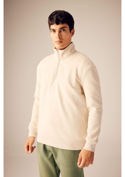 Comfort Regular Fit Rahat Kalıp Fermuarlı Dik Yaka Basic Sweatshirt X7405AZ23AU modelleri