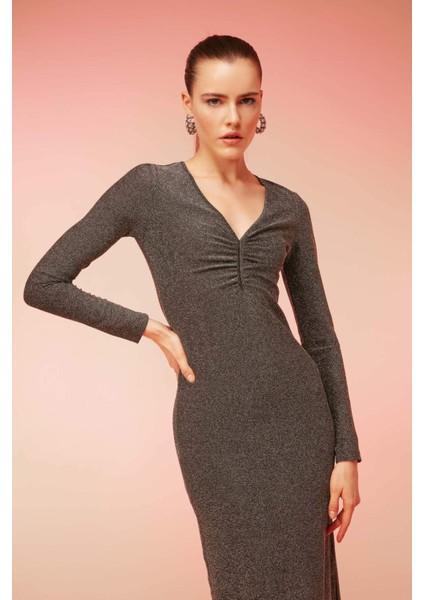 Bodycon Basic Düz Vücudu Saran V Yaka Payetli Kumaş Midi Uzun Kollu Elbise B4699AX23WN