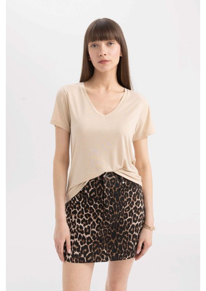 Regular Fit V Yaka Basic Düz Kısa Kollu Tişört W9204AZ24SM