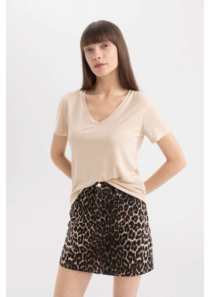 Regular Fit V Yaka Basic Düz Kısa Kollu Tişört W9204AZ24SM