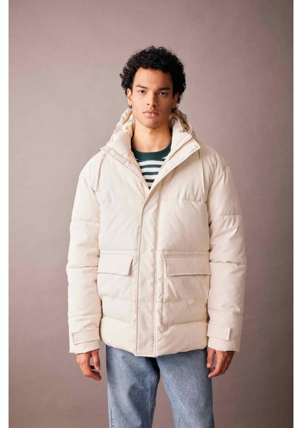 Slim Fit Dar Kesim Astarlı Kapüşonlu Fermuarlı Çift Cepli Kışlık Şişme Mont A3489AX23WN modelleri