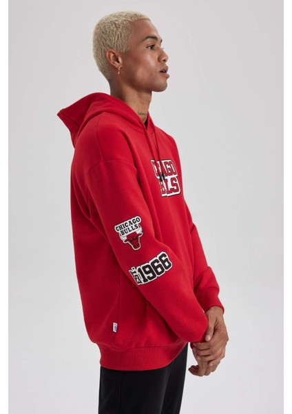 Fit NBA Chicago Bulls Boxy Fit Kapüşonlu Kalın Sweatshirt A7269AX23AU fırsatları
