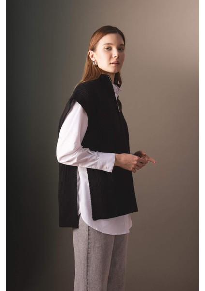 Regular Fit Fermuarlı Dik Yaka Süveter B8141AX23WN