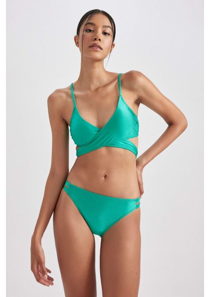 Fall in Love Regular Fit Bikini Üstü B0387AX23HS fiyatları