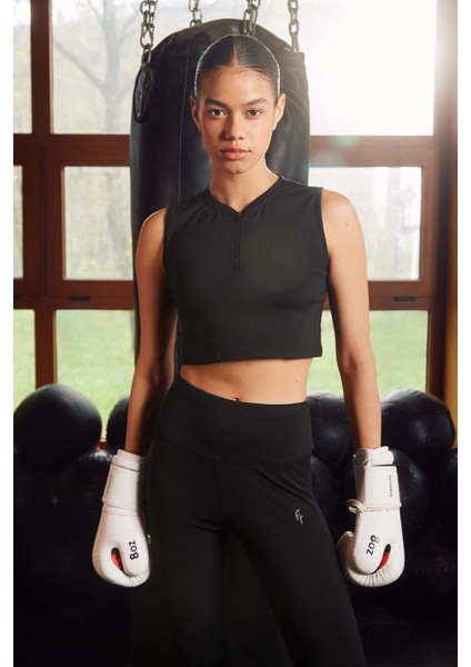 Fit Crop Bisiklet Yaka Ağır Kumaş Sporcu Atlet C7908AX24SM