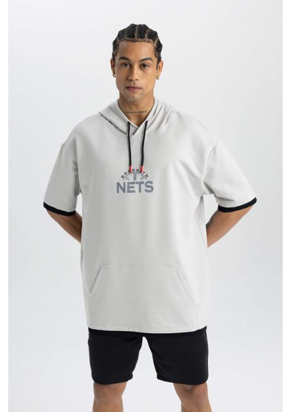 DeFactoFit NBA Brooklyn Nets Oversize Kapüşonlu Kısa Kollu Tişört B9898AX24SM