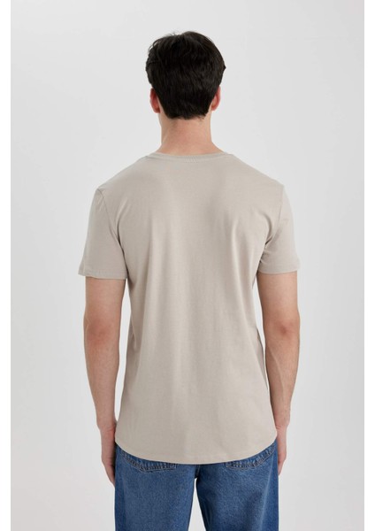 Slim Fit Dar Kesim Bisiklet Yaka Baskılı Kısa Kollu Tişört B8476AX24SM fırsatları