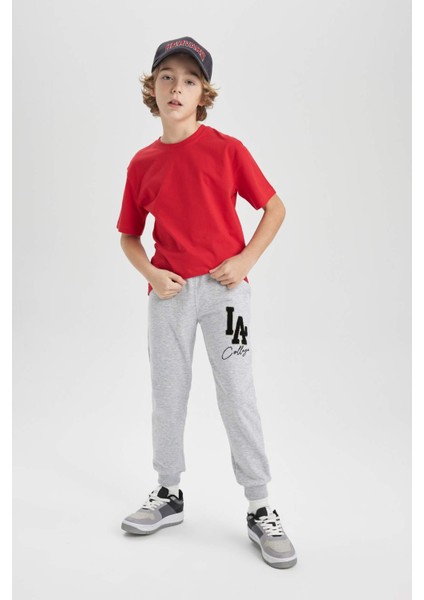 Erkek Çocuk Kırmızı Bisiklet Yaka Kısa Kollu Okul Tişörtü K1687A624SM fiyatları