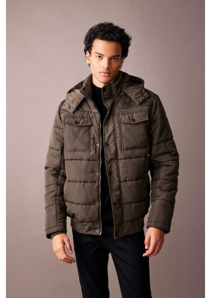 Su Geçirmez Slim Fit Dar Kesim Kapüşonlu Fermuarlı Çıtçıtlı Cepli Astarlı Mont R2303AZ23WN modelleri