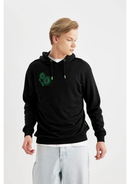 Rick and Morty Boxy Fit Kapüşonlu Sırt Baskılı Sweatshirt B5368AX24SP