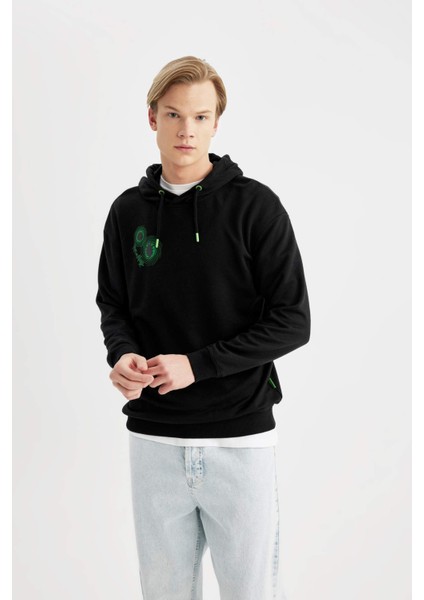 Rick and Morty Boxy Fit Kapüşonlu Sırt Baskılı Sweatshirt B5368AX24SP