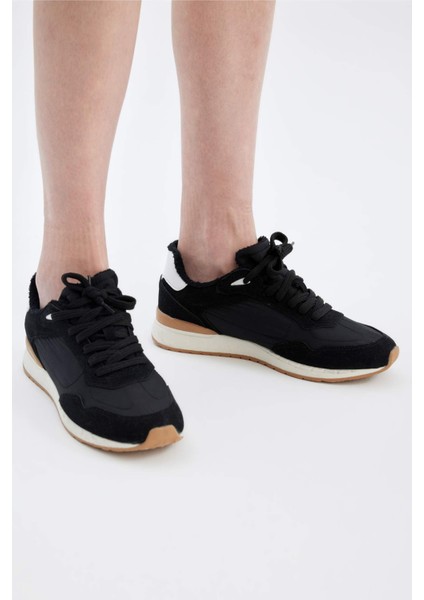Kadın Düz Taban Bağcıklı Sneaker B9722AXNS fiyatları