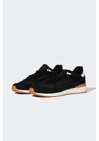 Kadın Düz Taban Bağcıklı Sneaker B9722AXNS modelleri