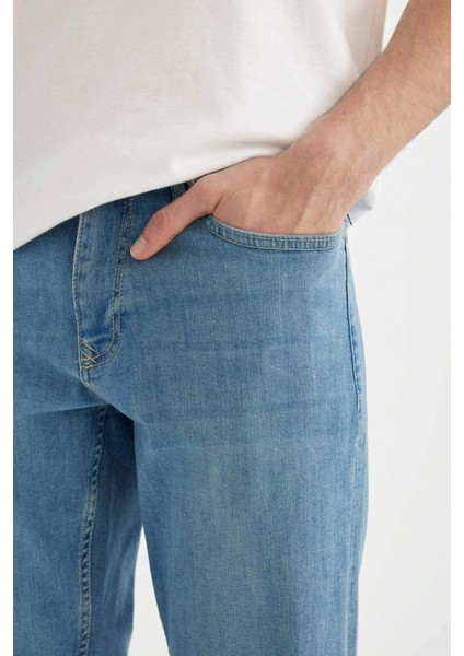 Slim Fit Dar Kesim Jean Bermuda Şort C2692AX24SM