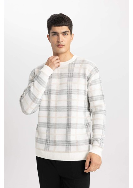 Regular Fit Bisiklet Yaka Desenli Triko Kazak Y0619AZ24SP fırsatları