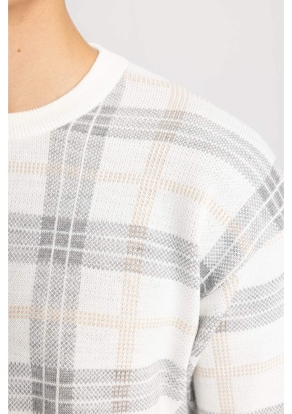 Regular Fit Bisiklet Yaka Desenli Triko Kazak Y0619AZ24SP indirimleri