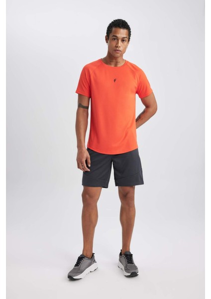 Fit Slim Fit Dar Kesim Yaka Baskılı Sporcu Kısa Kollu Tişört V2887AZ24SP indirimleri