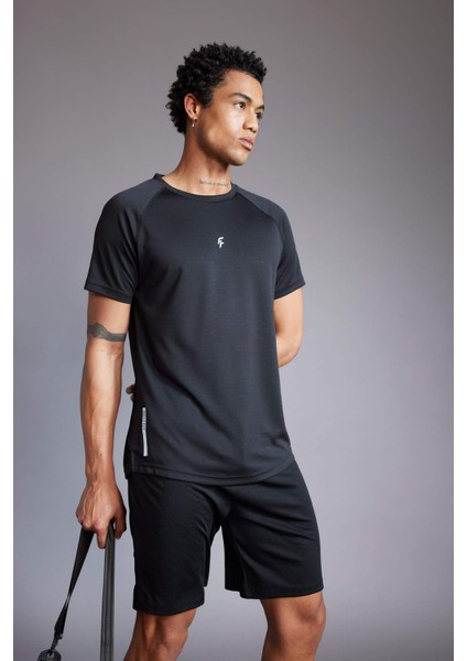 Fit Slim Fit Dar Kesim Bisiklet Yaka Baskılı Sporcu Kısa Kollu Tişört V2887AZ24SP modelleri